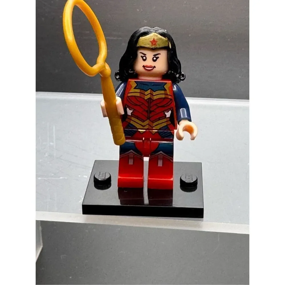 Lego Super Heroes Wonder Woman Exclusive Minifigure + Lasso 76026/sh392